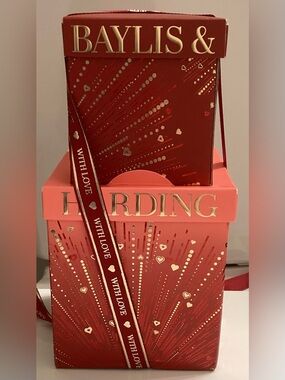 Baylis & Harding Midnight Cherry Luxury Gift Set – New